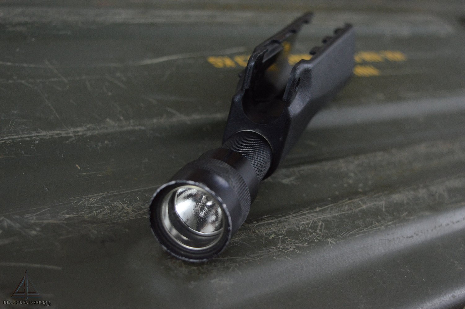 Surefire MP5 Flashlight Foregrip/Handguard With Standard Bulb